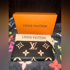 Louis Vuitton Zippy Wallet